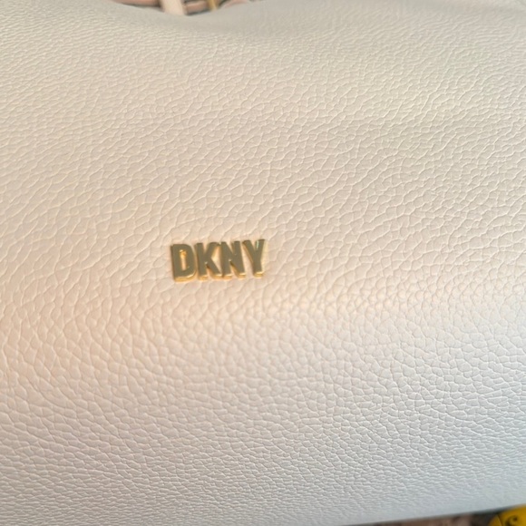 DKNY Hanley Hobo Cream Leather Bag with Gold Accents and guitar strap NWT - Picture 15 of 16